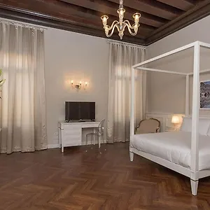 Sonder Salute Palace Hotel Venise