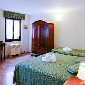 https://residenza-ca-dario.hotelinveneto.com
